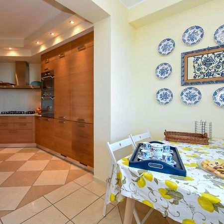 Villa Mirador - Myitalyhome Garda Паденге-суль-Гарда Экстерьер фото
